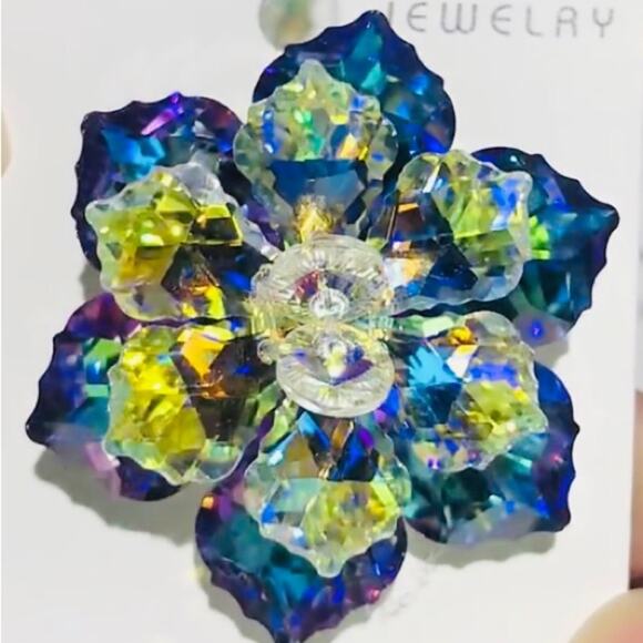 Brooch Shining Glass Flower Brooches For Women Size 4.5cmx4.1cm - Picture 3 of 8